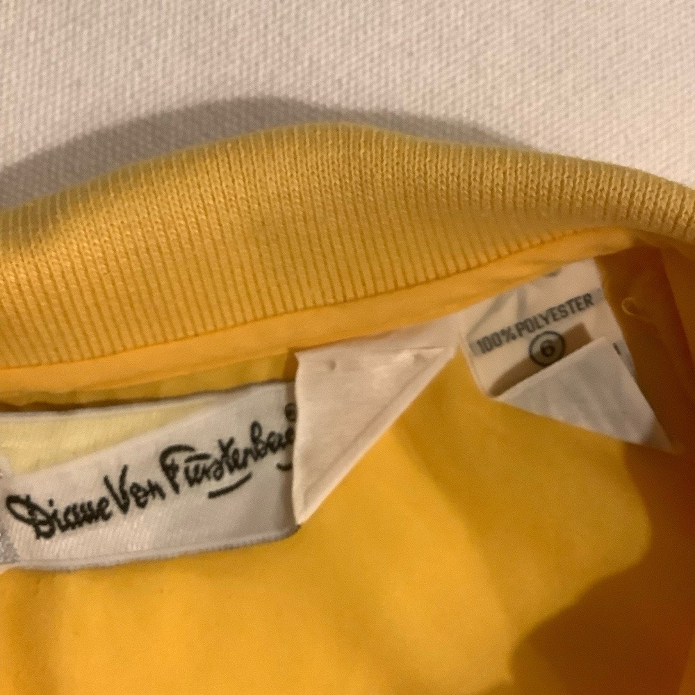 Vintage Diane Von Furstenberg Woman Yellow Long Sleeve Polo Sz 6 Pockets Preppy - Picture 3 of 6